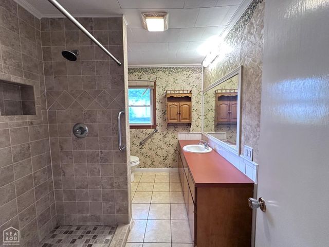 865 N 2nd Avenue, Piggott, AR 72454