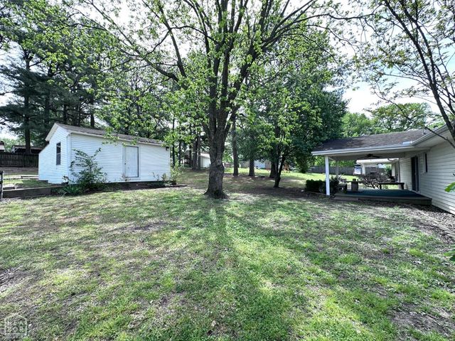 865 N 2nd Avenue, Piggott, AR 72454