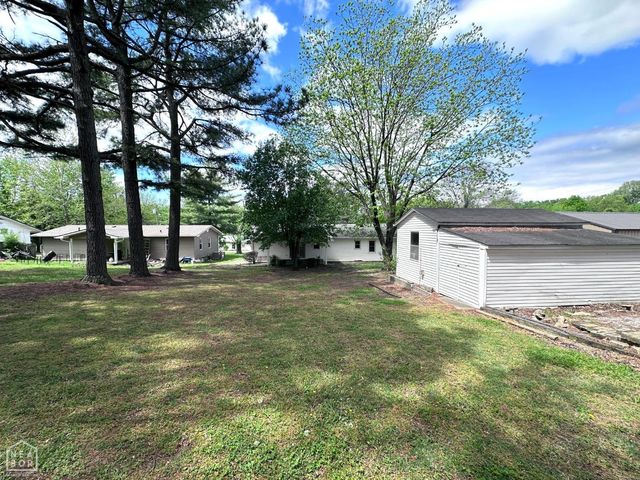 865 N 2nd Avenue, Piggott, AR 72454