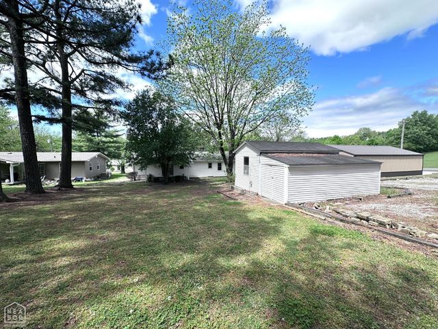 865 N 2nd Avenue, Piggott, AR 72454