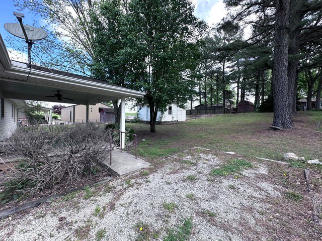 865 N 2nd Avenue, Piggott, AR 72454