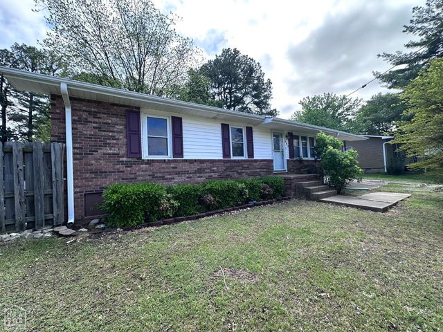 865 N 2nd Avenue, Piggott, AR 72454