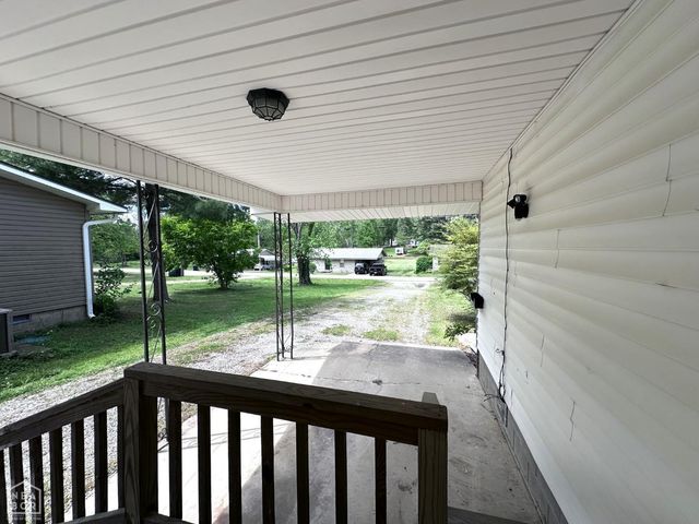 865 N 2nd Avenue, Piggott, AR 72454