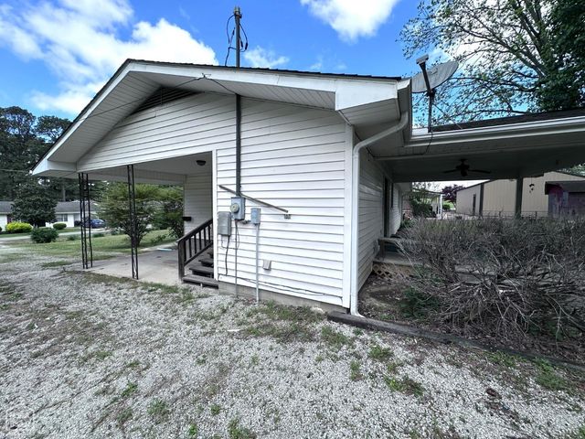 865 N 2nd Avenue, Piggott, AR 72454