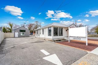 1400 Montauk Highway, Oakdale, NY 11769