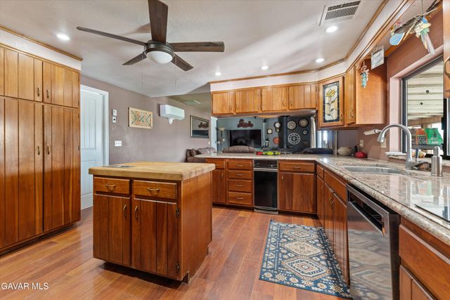 8212 E Avenue H, Lancaster, CA 93535