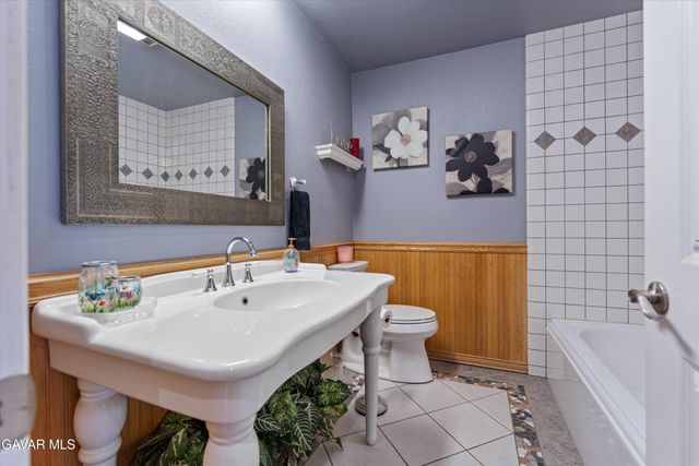 8212 E Avenue H, Lancaster, CA 93535