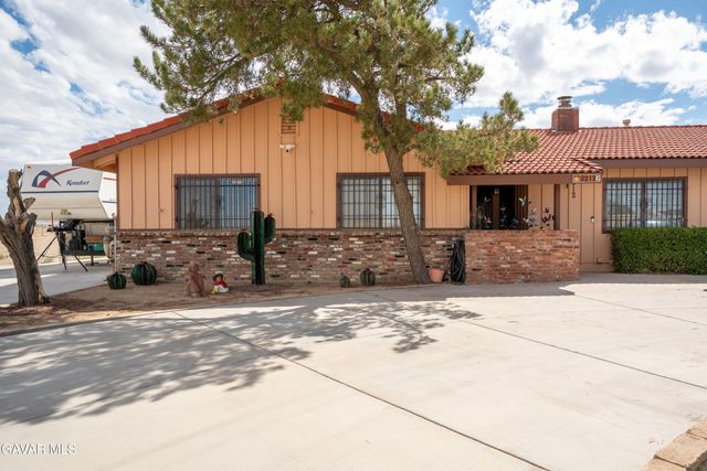 8212 E Avenue H, Lancaster, CA 93535