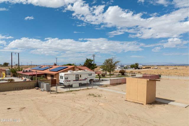 8212 E Avenue H, Lancaster, CA 93535