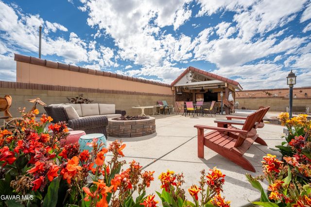 8212 E Avenue H, Lancaster, CA 93535