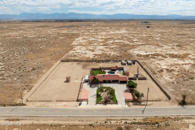 8212 E Avenue H, Lancaster, CA 93535