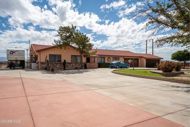 8212 E Avenue H, Lancaster, CA 93535