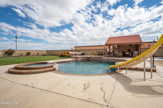 8212 E Avenue H, Lancaster, CA 93535