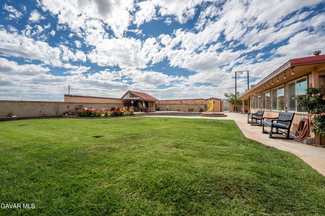 8212 E Avenue H, Lancaster, CA 93535