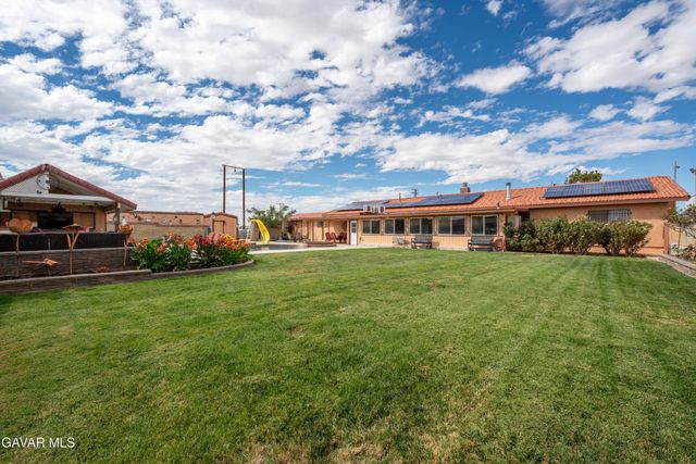 8212 E Avenue H, Lancaster, CA 93535