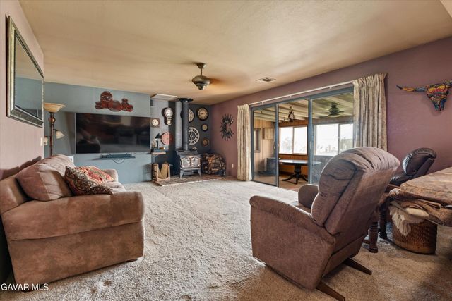 8212 E Avenue H, Lancaster, CA 93535