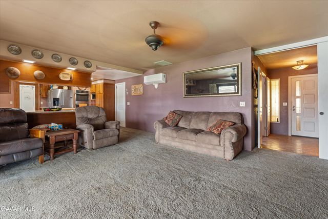 8212 E Avenue H, Lancaster, CA 93535