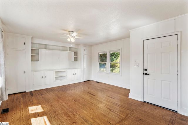 2305 W North Avenue, Anderson, SC 29625