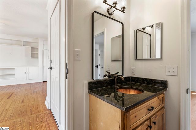 2305 W North Avenue, Anderson, SC 29625