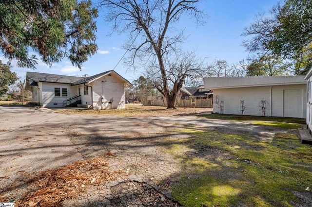 2305 W North Avenue, Anderson, SC 29625