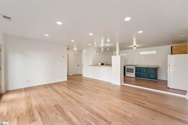 2305 W North Avenue, Anderson, SC 29625