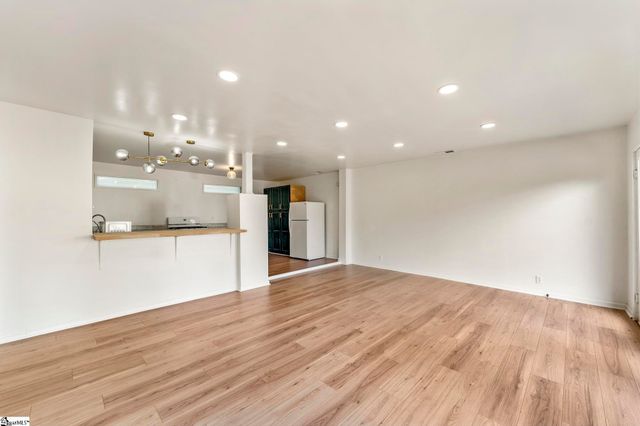 2305 W North Avenue, Anderson, SC 29625