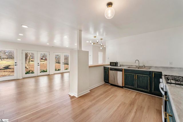 2305 W North Avenue, Anderson, SC 29625