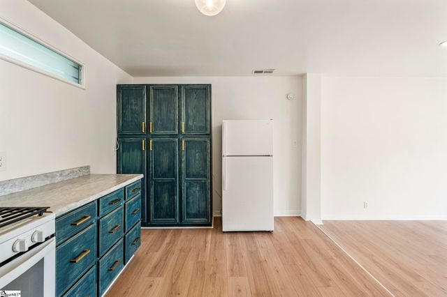 2305 W North Avenue, Anderson, SC 29625