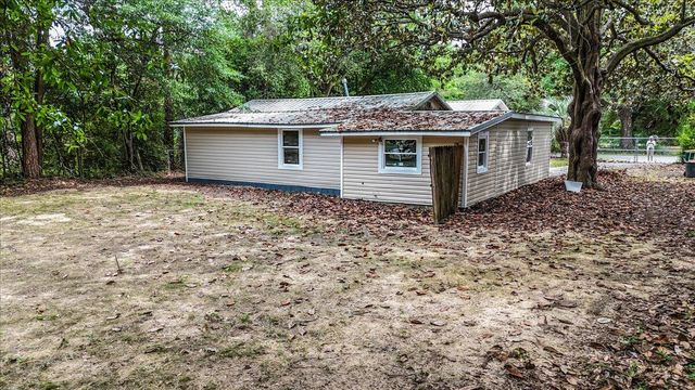 714 E Williams Avenue, Crestview, FL 32539