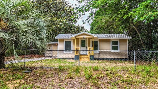 714 E Williams Avenue, Crestview, FL 32539