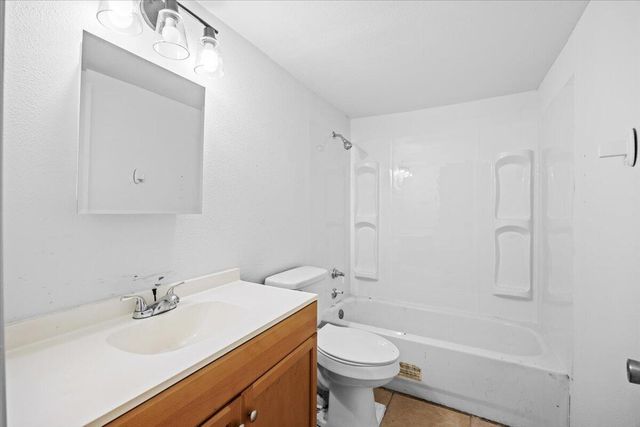 714 E Williams Avenue, Crestview, FL 32539
