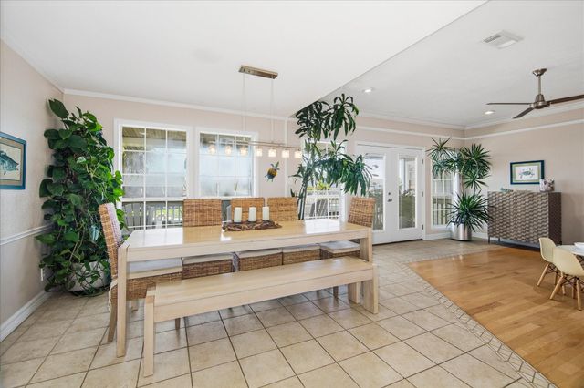 1085 Redfish Street, Bayou Vista, TX 77563