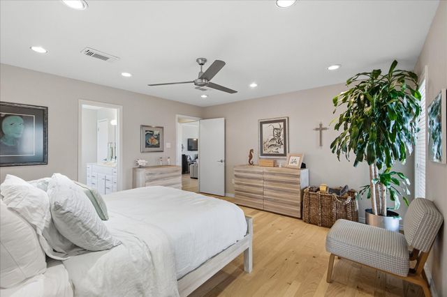 1085 Redfish Street, Bayou Vista, TX 77563