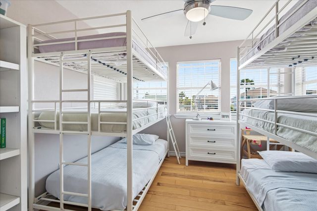 1085 Redfish Street, Bayou Vista, TX 77563