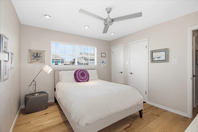 1085 Redfish Street, Bayou Vista, TX 77563