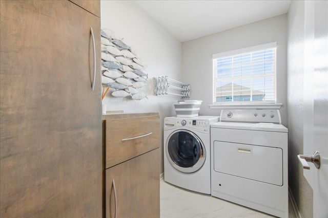 1085 Redfish Street, Bayou Vista, TX 77563