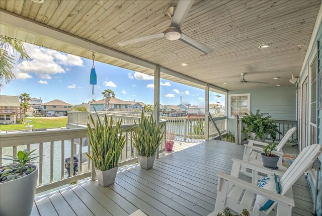 1085 Redfish Street, Bayou Vista, TX 77563