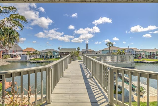 1085 Redfish Street, Bayou Vista, TX 77563