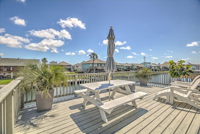 1085 Redfish Street, Bayou Vista, TX 77563