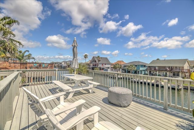 1085 Redfish Street, Bayou Vista, TX 77563