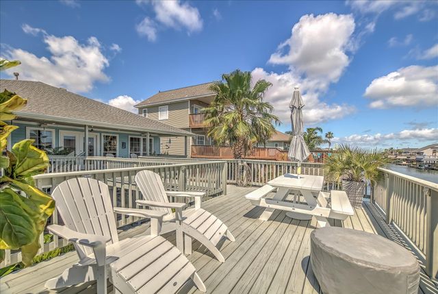 1085 Redfish Street, Bayou Vista, TX 77563