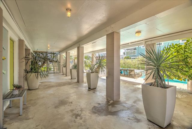 1085 Redfish Street, Bayou Vista, TX 77563