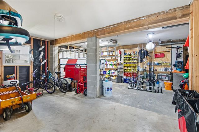 1085 Redfish Street, Bayou Vista, TX 77563