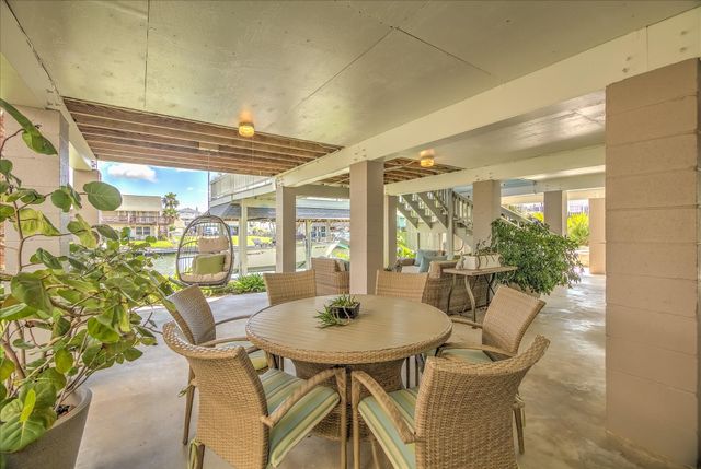 1085 Redfish Street, Bayou Vista, TX 77563