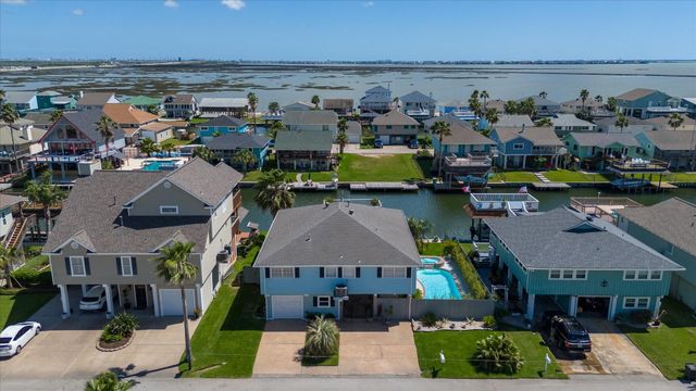 1085 Redfish Street, Bayou Vista, TX 77563