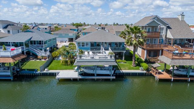 1085 Redfish Street, Bayou Vista, TX 77563