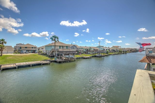 1085 Redfish Street, Bayou Vista, TX 77563