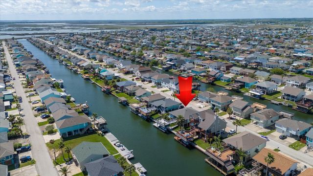 1085 Redfish Street, Bayou Vista, TX 77563