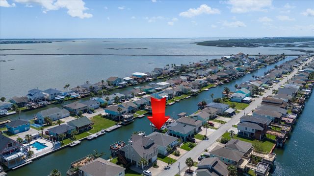 1085 Redfish Street, Bayou Vista, TX 77563