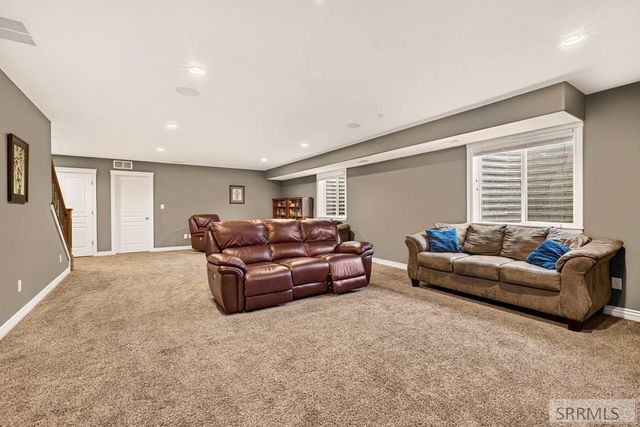 212 Calistoga Drive, Idaho Falls, ID 83404